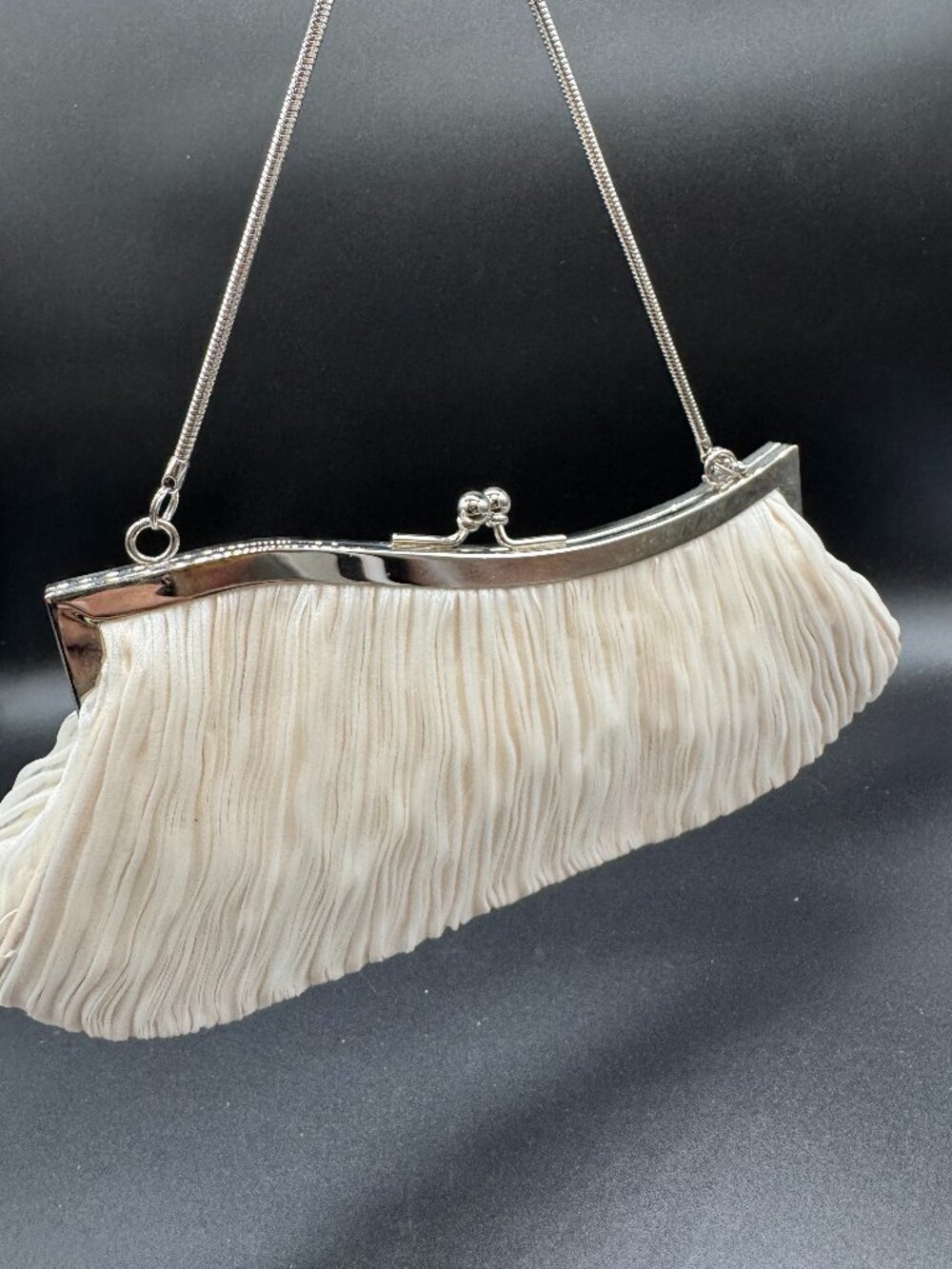 Vintage Jeanne Lottie Evening Purses Clutch White Pleated Silver Hardware - Picture 5 of 9